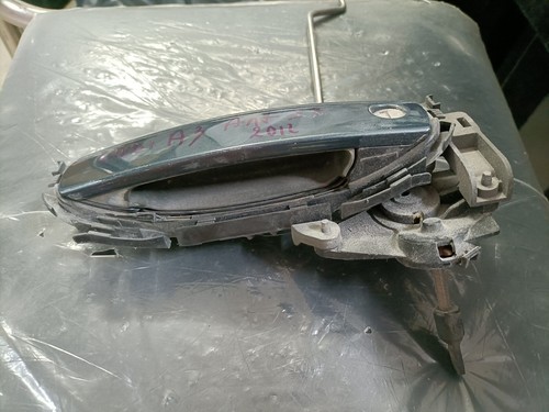 4B1837207 AUDI A3-8L1 2000-2003 LEFT FRONT DOOR HANDLE - Picture 3 of 6