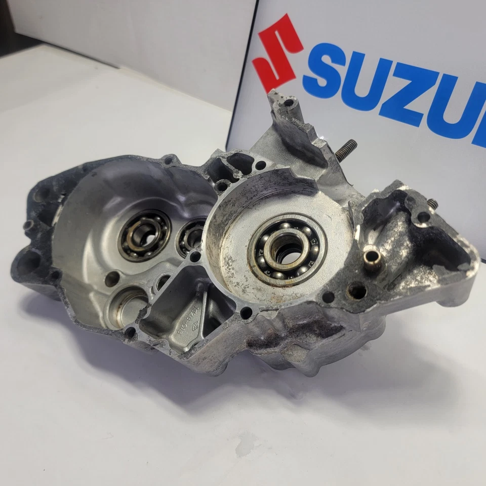 Cubierta del cárter izquierdo Suzuki RM85 2002-2003 RM 85  Foto 4 de 4