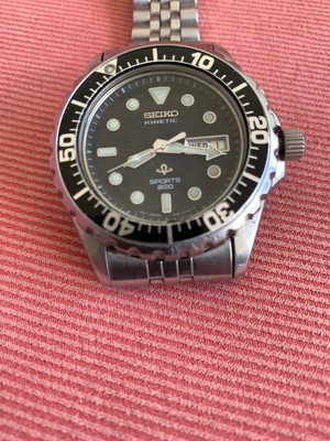 seiko kinetic sports 200 5m43 0a40