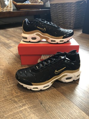 air max plus black gold