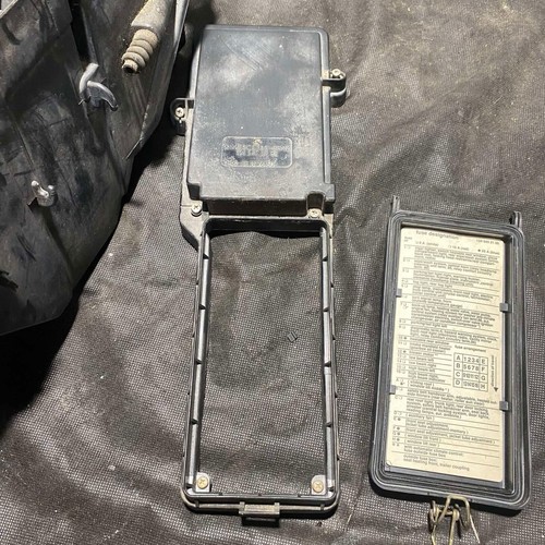Mercedes-Benz W124 Fuse Box Assembly From OM605 1244407506 1245401750 1245400182 - Picture 6 of 18