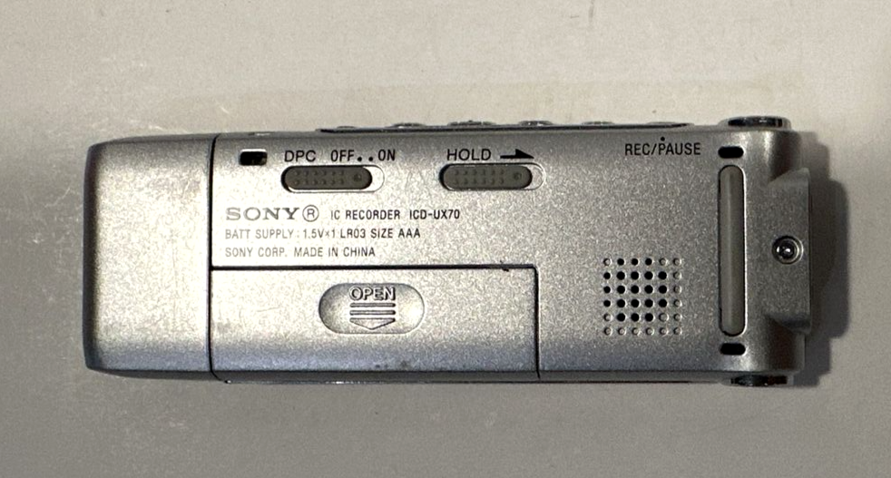 Sony IC Recorder ICDUX70 MP3 USB Dictation Silver 4" Excellent Works