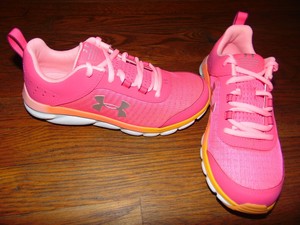 under armour gs assert 8
