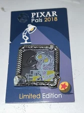Disney Pin 2018 Pixar Pals FEST Wall E & Eve Pass holder DLR LE 2000 Rare