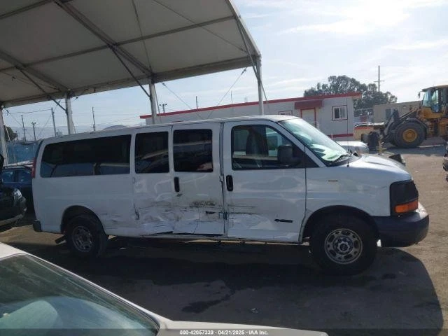 Muelle trasero usado para: camioneta Chevrolet Express 3500 2006 recortada con inferior Foto 4 de 4