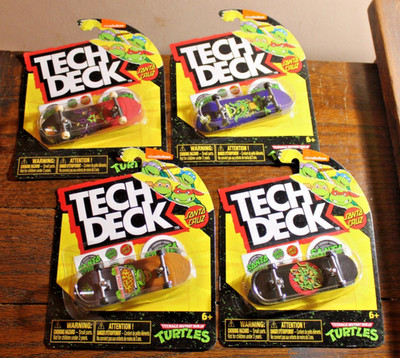 Tech Deck x Santa Cruz Teenage Mutant Ninja Turtles TMNT Fingerboards - SET of 4