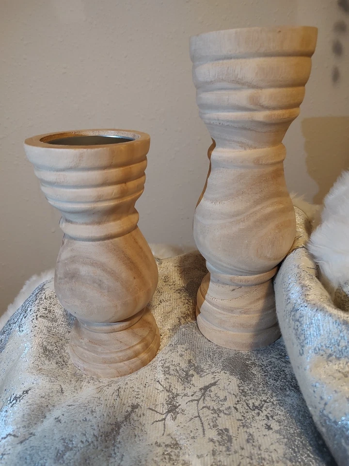 Juego de 2 candelabros de madera Mud Pie Paulowina M 11" Sm 8", nuevos Foto 3 de 4