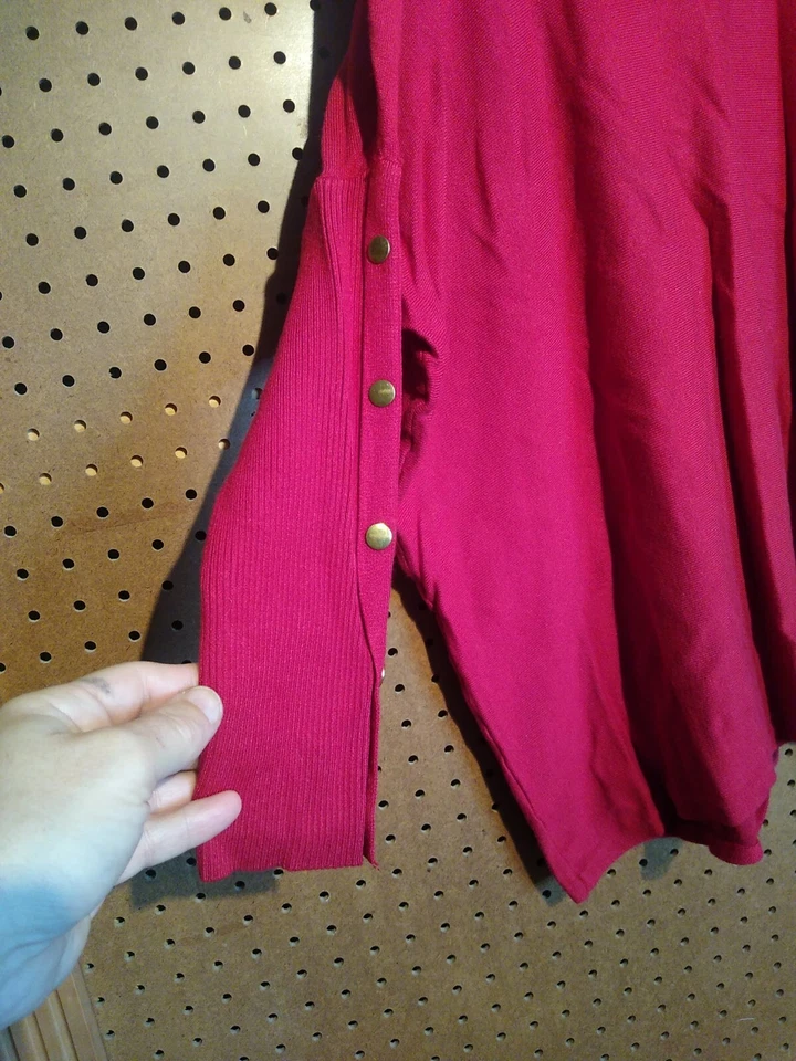 RXB Women's SZ Large Red Pullover V-neck Sweater EUC #12 - Image 4 of 4