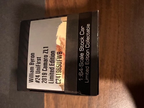 Chevy Camaro ZL1 NASCAR 2019 #24 UniFirst Hendrick 1/64 taza William Byron - Imagen 3 de 3