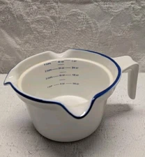 Rare Ceramic White Blue Pour Spout Liquid Measuring Cup Trad Wife Kitchen Baker