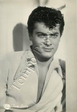 Tony Curtis or Bernard Schwartz (New York, 1925 - Henderson, 2010)