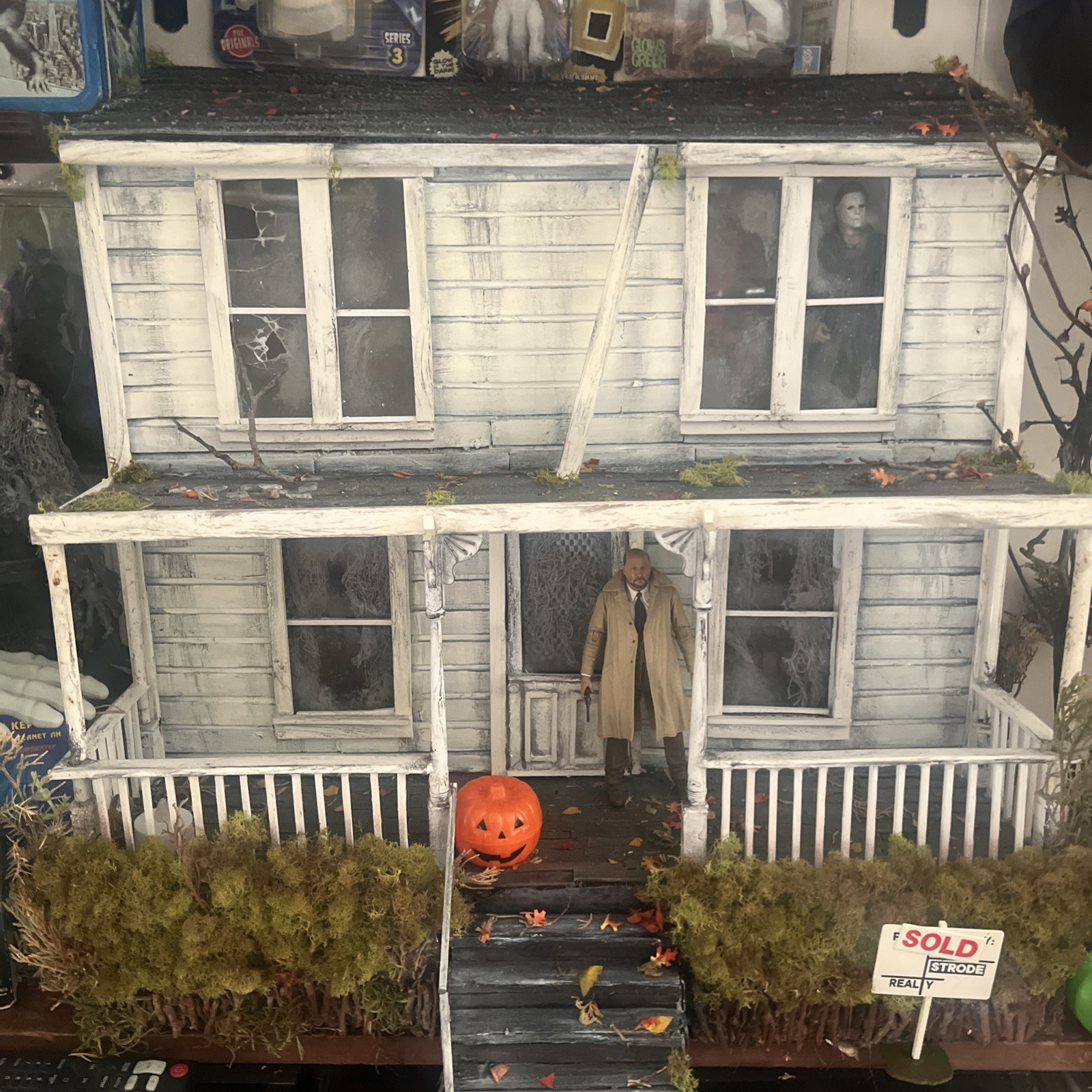Halloween 1978 Michael Myers “Myers House” No Figures Included Fits Neca & Tots