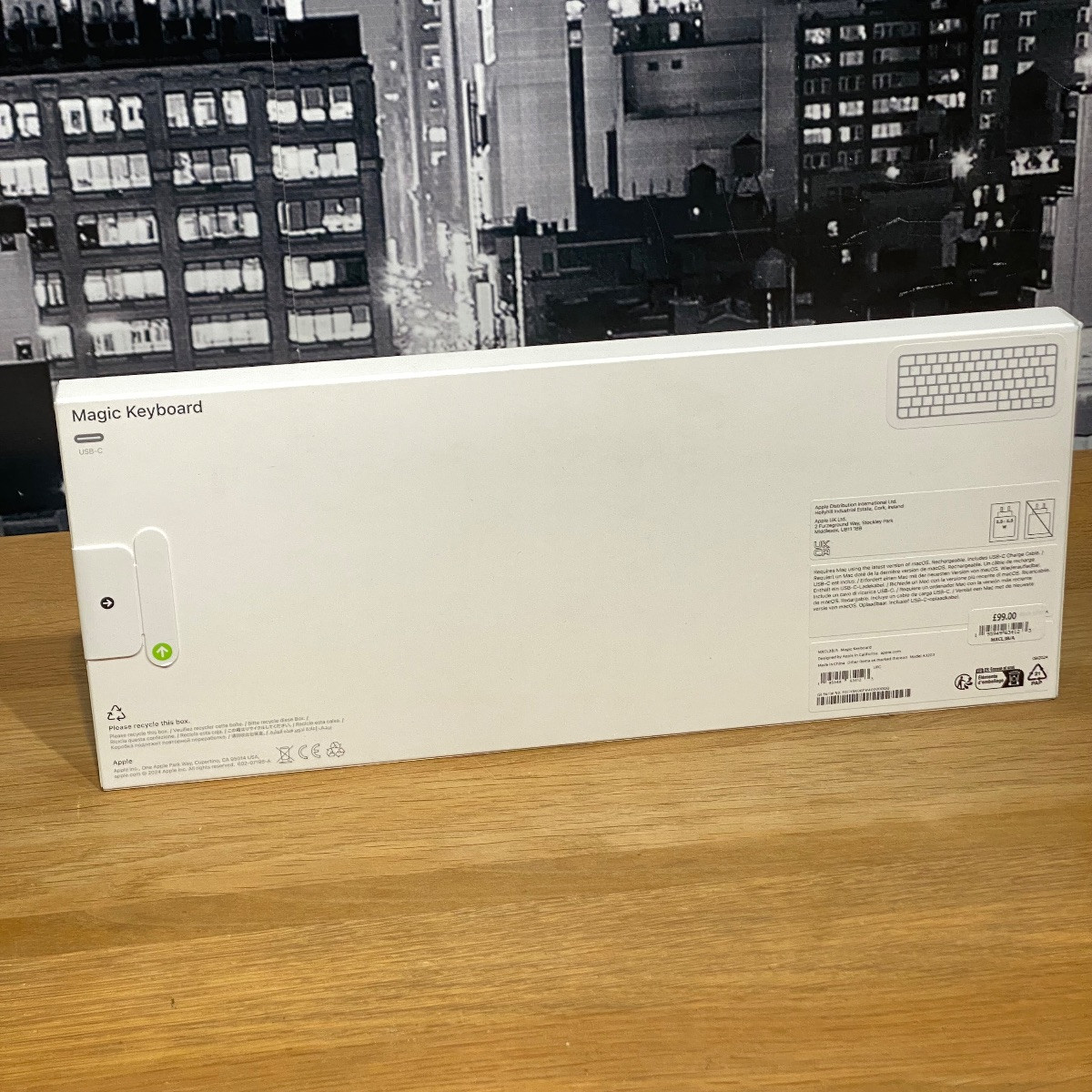 Apple Magic Keyboard USB–C Wireless Bluetooth UK British English