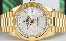 ROLEX 18kt Gold Day Date 40 President Silver Index Motif Model 228238 10