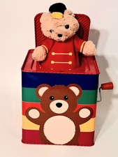 FAO Schwartz Jack-in-The-Box Musical Tin Box Pop-Up Toy Soldier Bear A1 