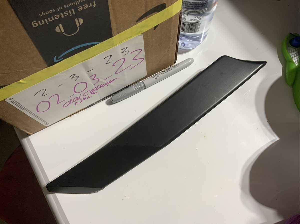 2019-2023 TOYOTA RAV4 Rear LEFT EXTERIOR WINDOW PILLAR TRIM 62792