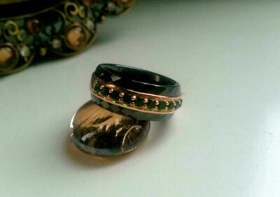 Schwarzer Keramik / 925 Silber Ring mit Chromdiopsid°.