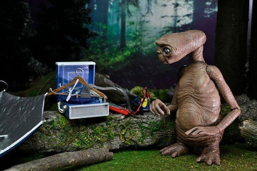 E.T. the Extra-Terrestrial - E.T. Ultimate Deluxe Action Figure Neca - Imagen 11 de 12