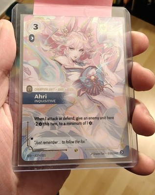 Ahri, Inquisitive (V.2 - Signed Showcase) English Version - Riftbound