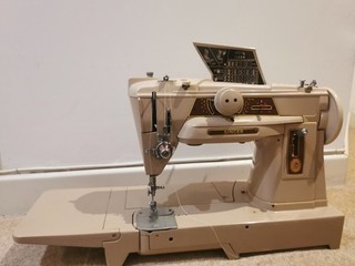 Singer 421G Vintage Sewing Machine Made in Germany | Case & Accessories