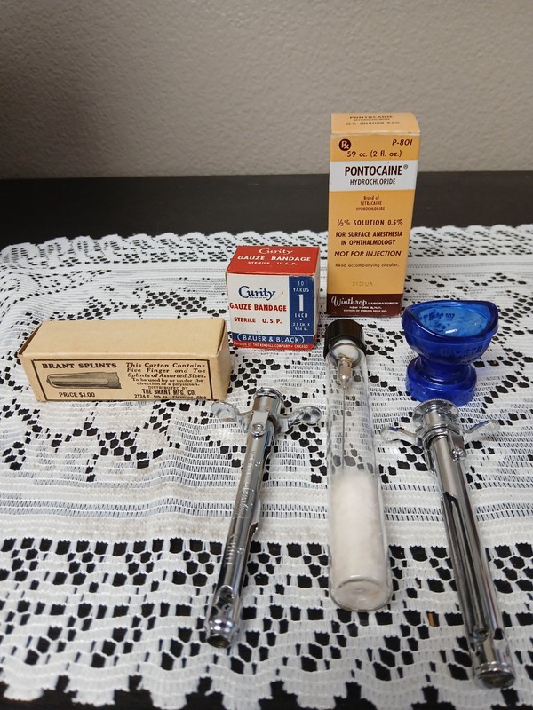 VINTAGE COBALT BLUE GLASS EYE WASH CUP WYETH BRAND WITH MISC ITEMS