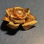Gold Tone Flower Brooch Pin Metal Shaped w/ Round Cream Imitation Pearl — photo 3
