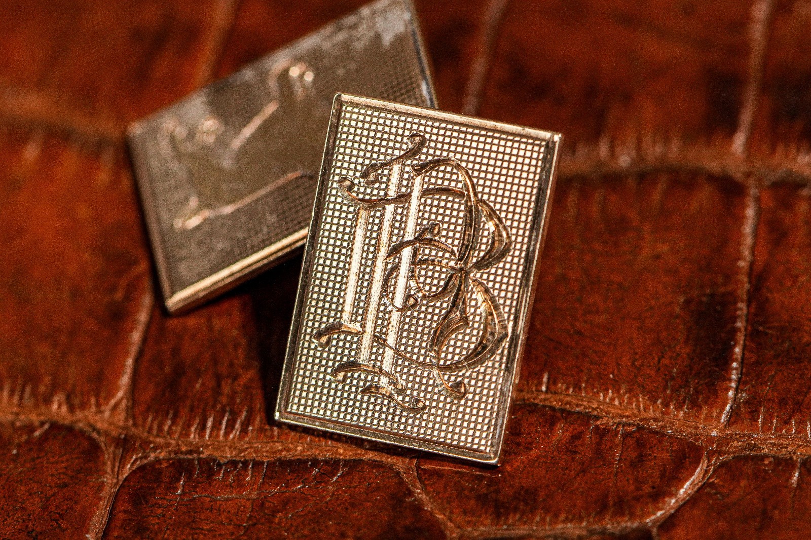 Stunning High Quality 9kt Solid Gold Engine Turne… - image 8