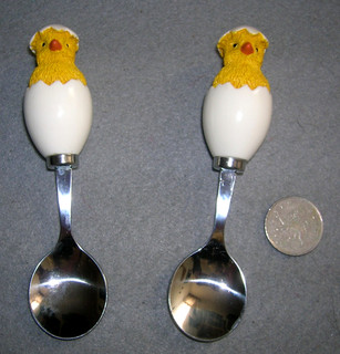 EASTER CHICK IN EGG TODDLER EGG SPOONS x 2 HEAVY GRIP HANDLES