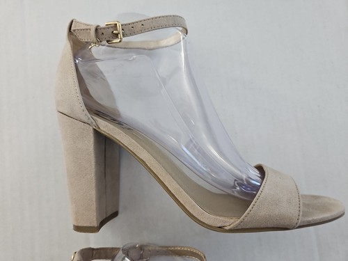 Sandalias G by GUESS Shantel Beige Correa al Tobillo Imitación Gamuza Talla 8.5 Dije - Imagen 7 de 10