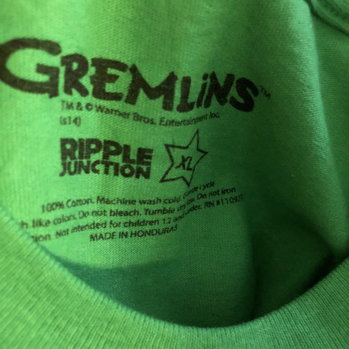 Gremlins T shirt Gizmo wearing a Santa hat Playing keyboard Ripple