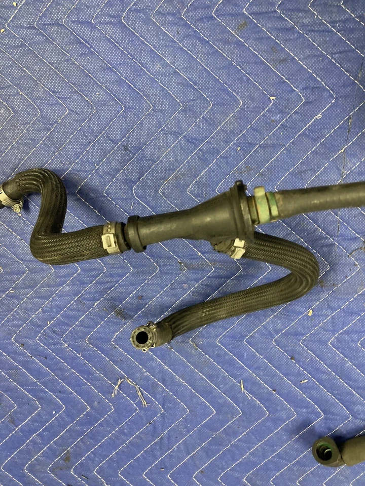 Línea de manguera de válvula de purga de vacío Volvo S60R S60 V70R 2004-2007 30645457 OEM #2876M Foto 2 de 4