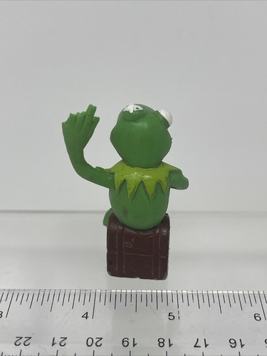 Kermit The Frog PVC Figure (Schleich, 1976) Fingers Cut Off - Picture 2 of 3