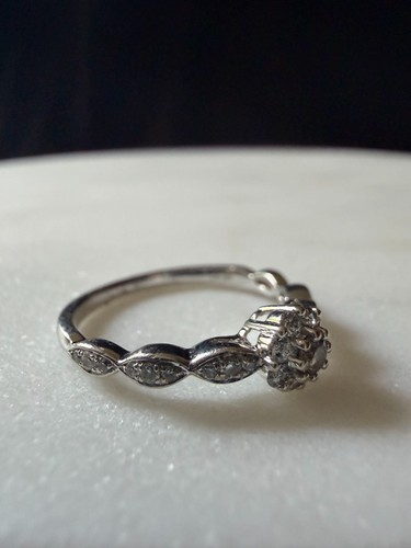 14k White Gold Diamond Floral Cluster