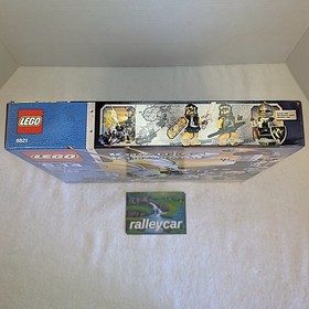 LEGO 8821 Rogue Knight Battleship 2006 Knights' Kingdom II Retired Sealed Box