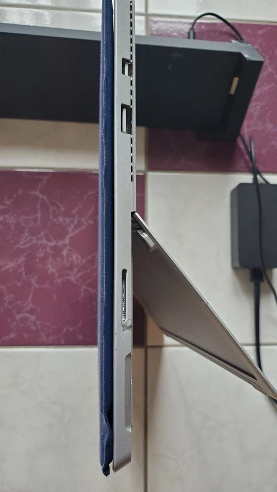 Microsoft Windows 10 Pro Surface Pro 3 i5 128GB dock key case bundle - Image 3 of 4