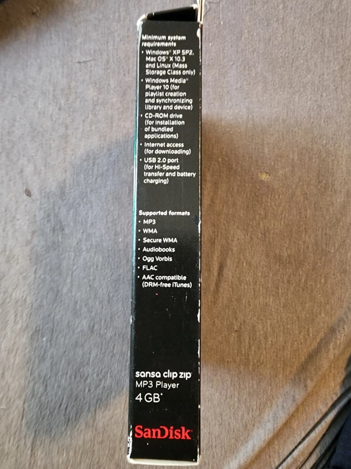 SanDisk Sansa Clip Zip Green (4 GB) Digital Media Player - Image 3 of 4