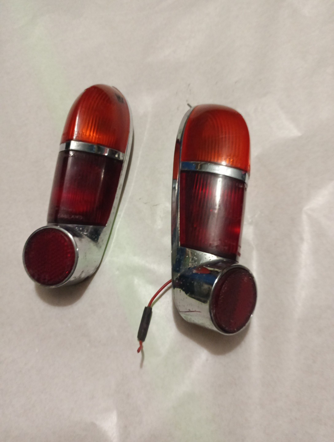 Lucas L687 taillight fits older Jaguar, Daimler & Rolls Royce cars