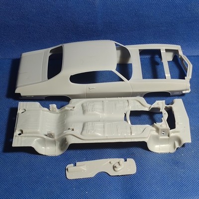   Body Shell & Frame 1972 Pontiac GTO 1:25 Scl 1000s Model Car Parts 4 Sale AMT