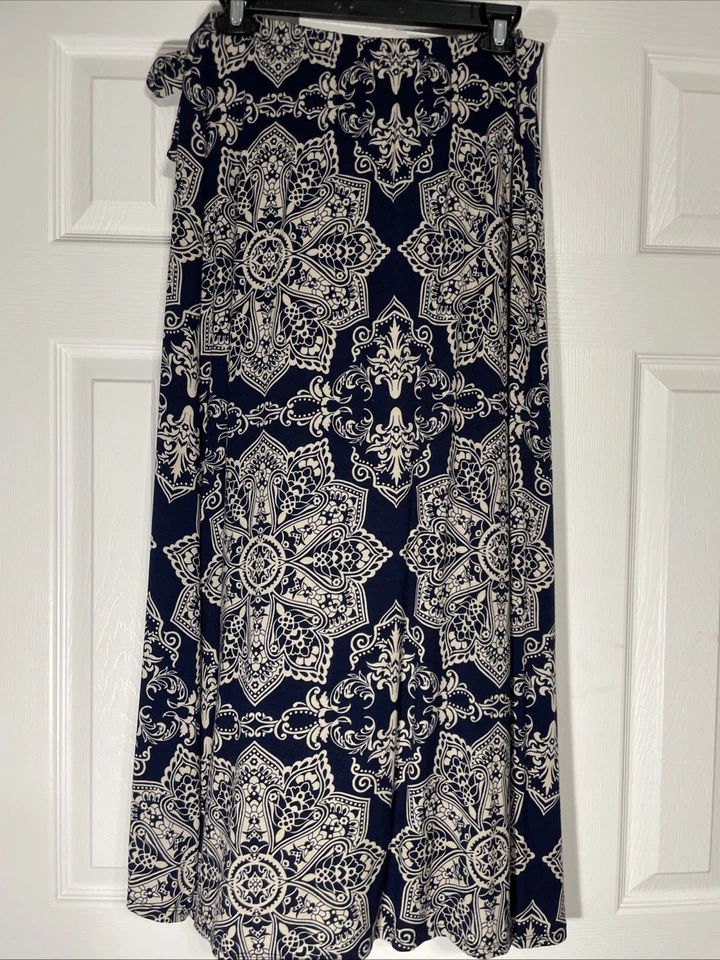 Loveappella Women's Navy Blue Geometric Print Skirt with Elastic Waist in size L Foto 2 de 4