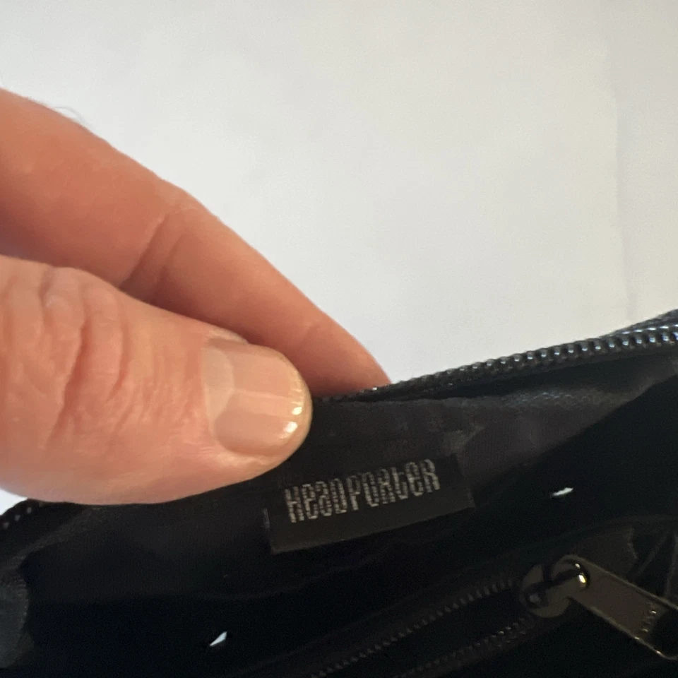 Cartera Head Porter Yoshida Co Estilo Tanker Negra Cremallera Alrededor Hecha en Japón Foto 4 de 4