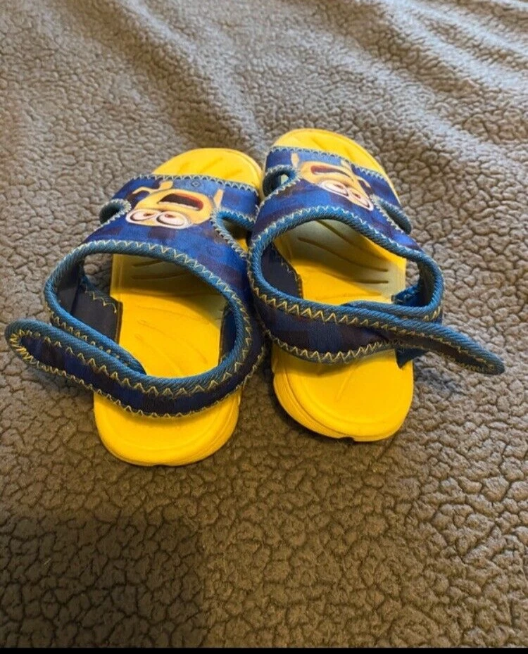 Sandalias Minion talla UK 11 niños Foto 2 de 4