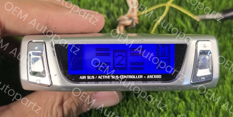 Lexus LS460 07-09 AIR SUSPENSION CONTROL ASC680 with harness complete oem used - Imagem 2 de 4