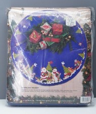 New Bucilla Felt Christmas Tree Skirt Kit - Woodland Holiday - 1991 Vintage