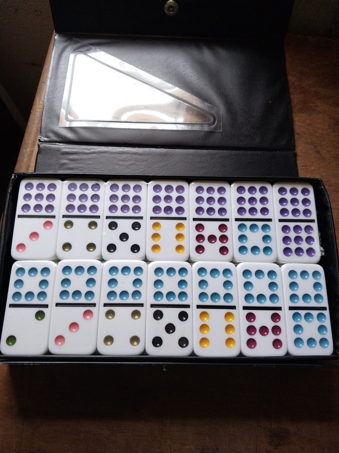 Double-9 dominoes set