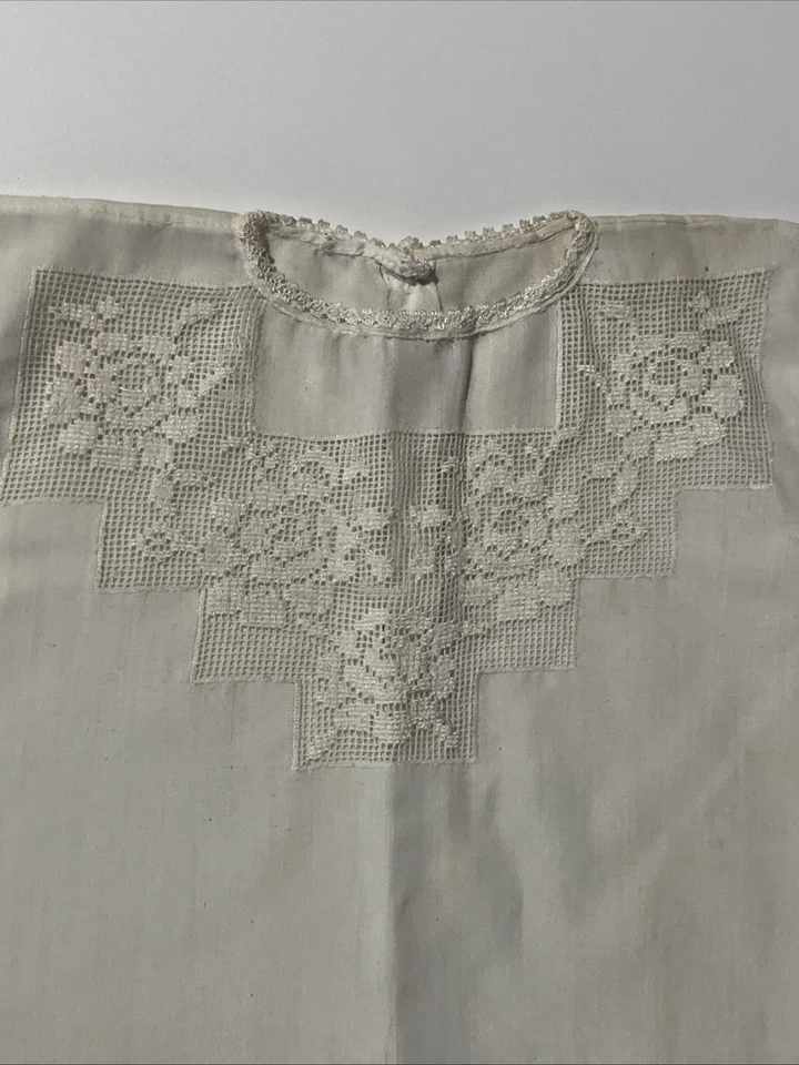 Camisa Blanca Antigua Infantil Tirada Trabajo y Encaje Borde Trasero Abotonada En Muy Buen Estado Foto 4 de 4