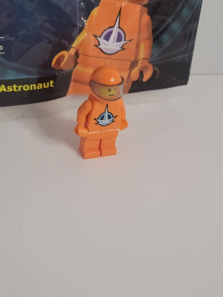 LEGO Universe Exclusive Nexus Astronaut Minifigure Retired (RARE) (OPENED) - Image 2 of 4