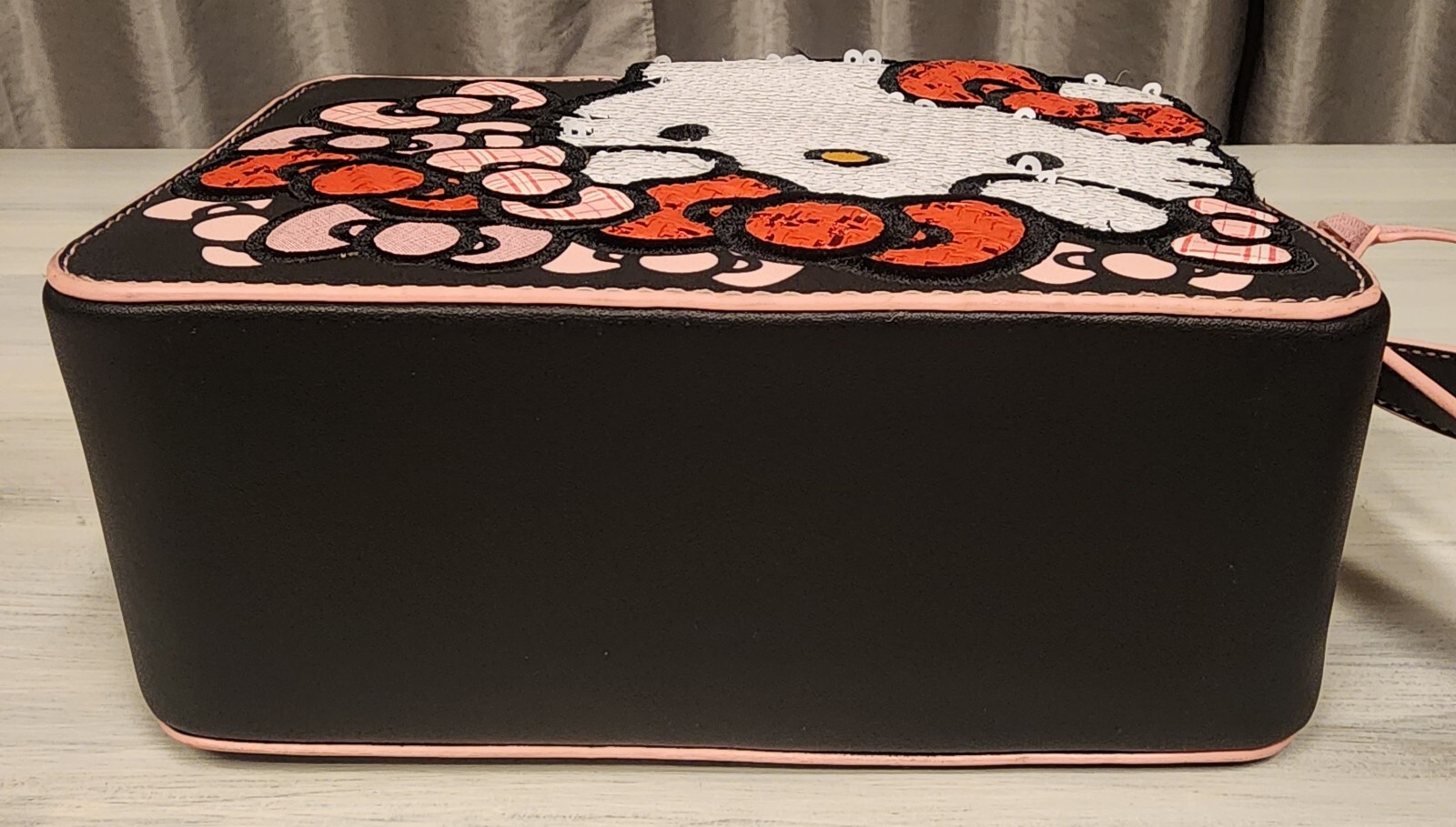 Danielle Nicole Hello Kitty Sequin Bow Camera Crossbo… Gem