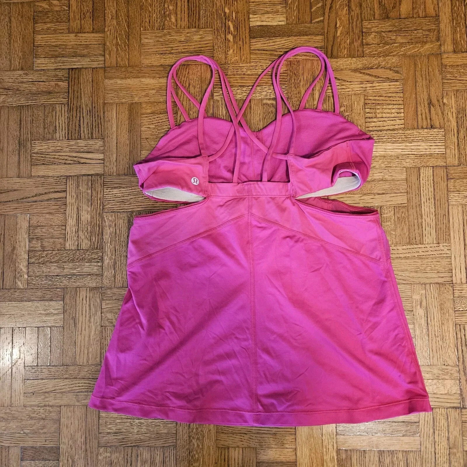 lululemon cut out mesh built in sports bra support tank-top