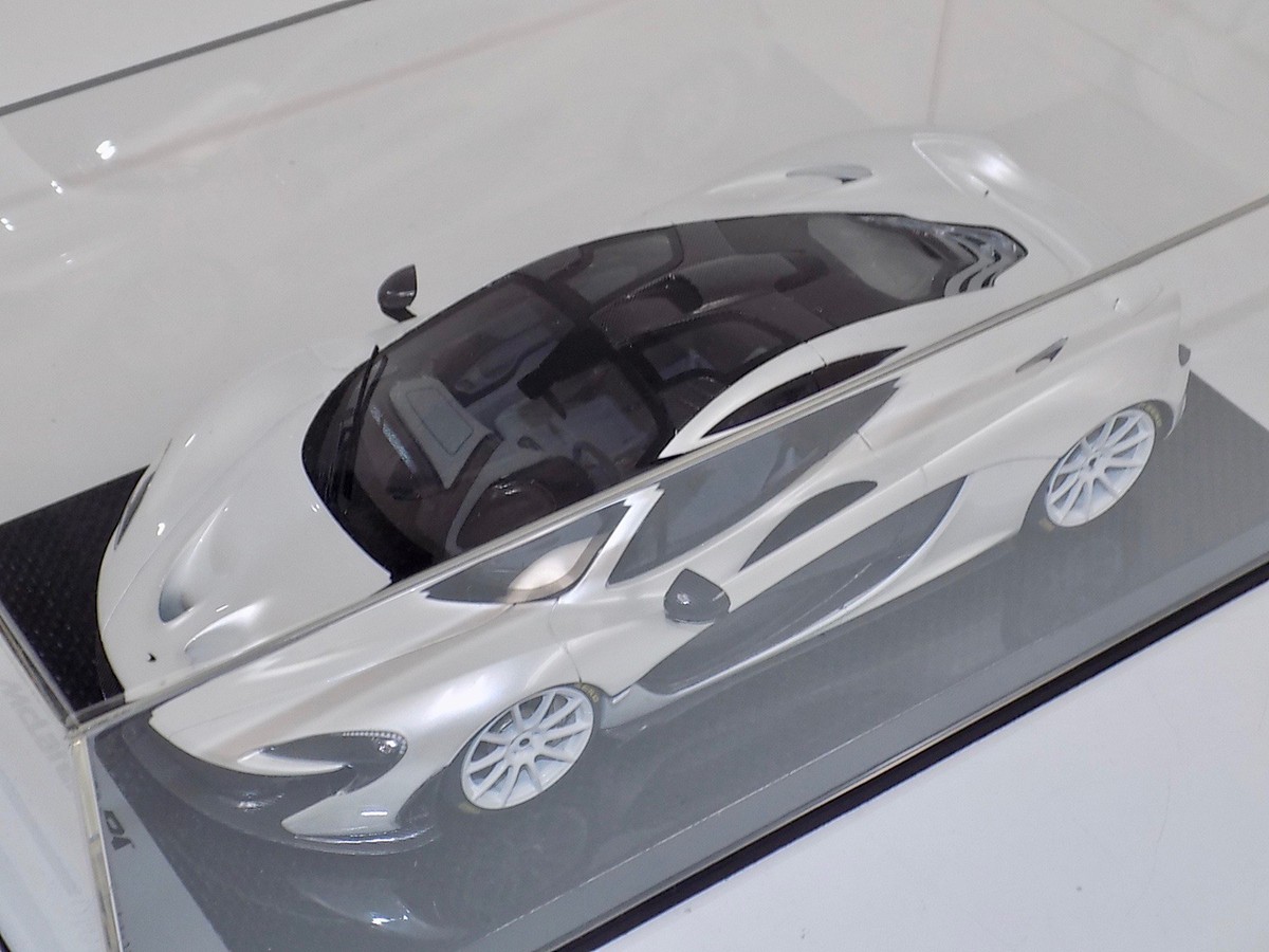 大学生 割引 1/18 one Wheels White White, Pearl in P1 McLaren Tecnomodel 乗用車