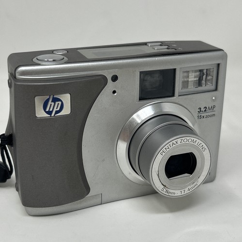 HP PhotoSmart 735 3.2MP Digital Camera with 3x Optical Zoom Read Desc
